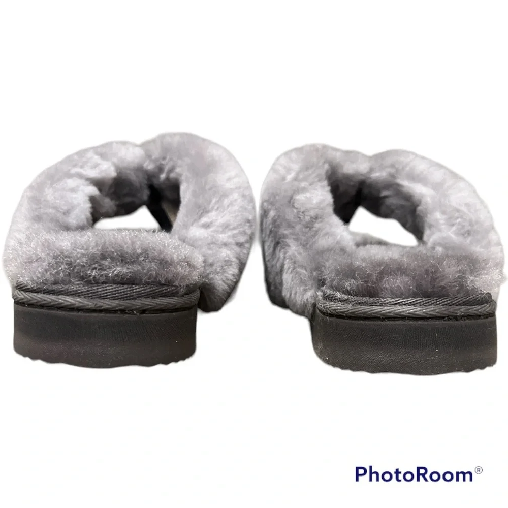 Cozy Shearling flip flop slippers grey gray 8 7.5 NEW NIB Fireside by De… - Picture 4 of 5